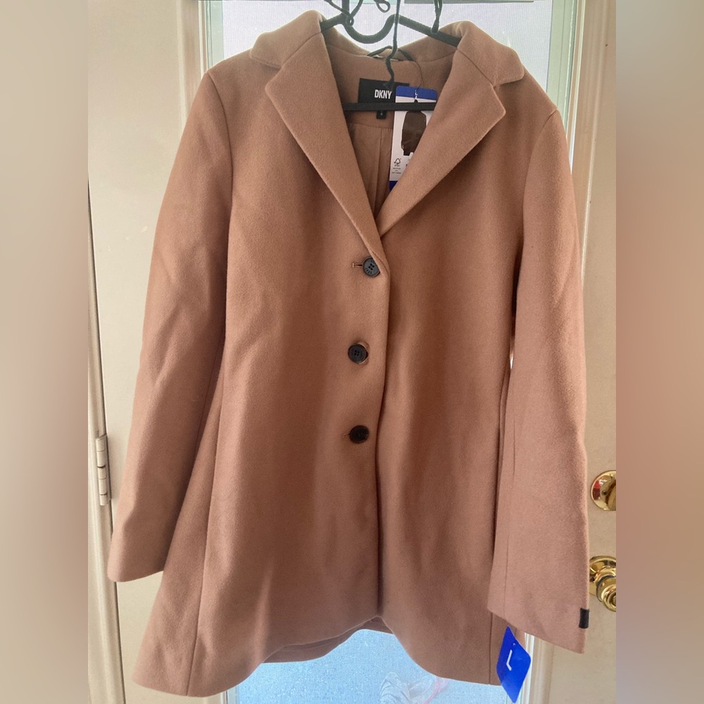 NWT DKNY Women's Tan Stylish Button-Up/Collar Coat logo Large - Camel